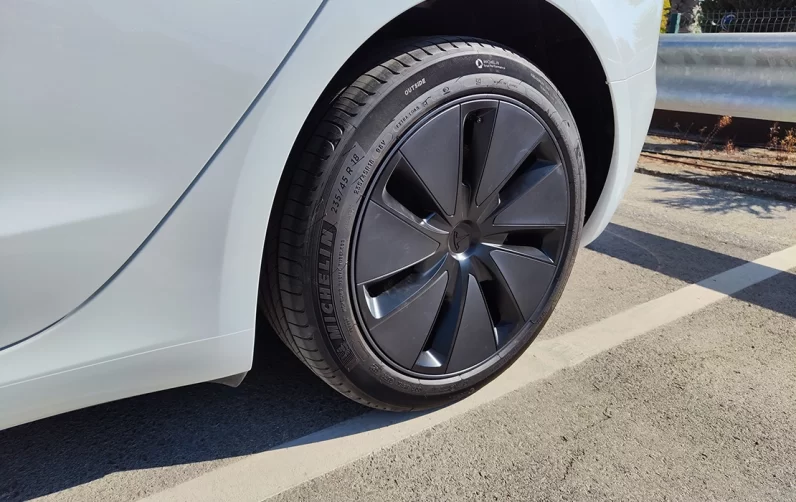 Tesla Model 3 Tração Traseira