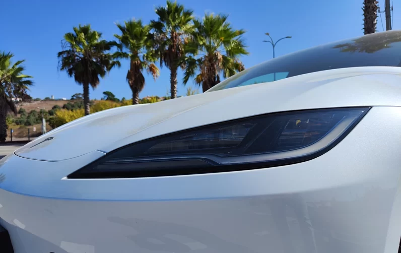 Tesla Model 3 Tração Traseira