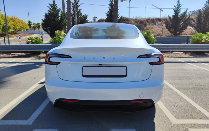 Tesla Model 3 Tração Traseira