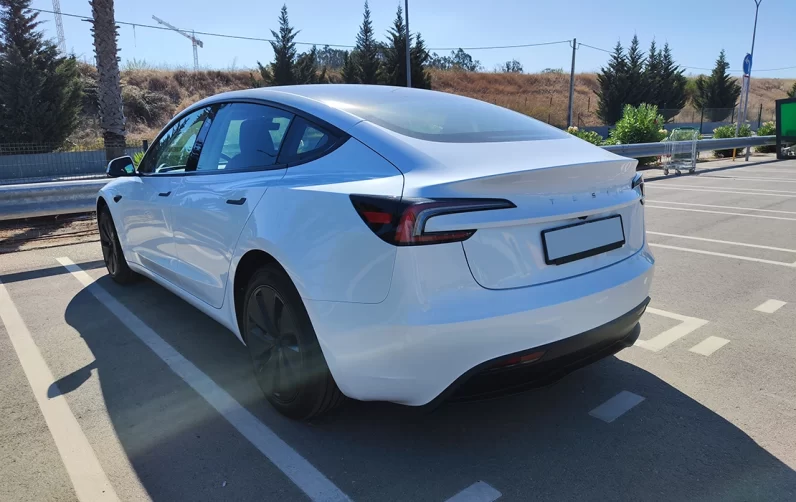 Tesla Model 3 Tração Traseira