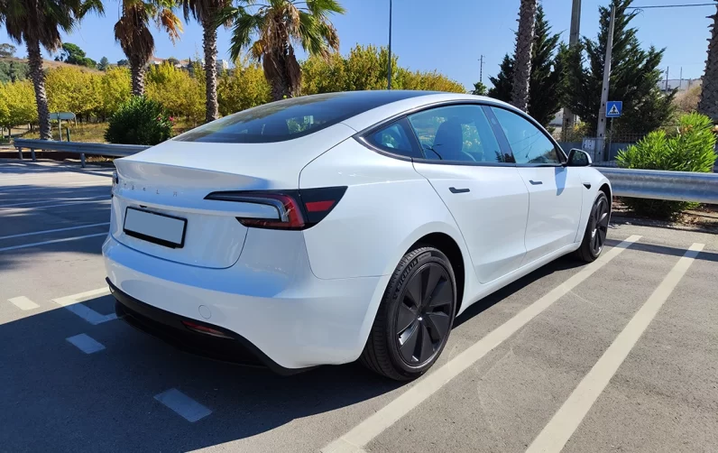 Tesla Model 3 Tração Traseira