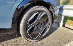 Peugeot E-3008 73 kWh GT