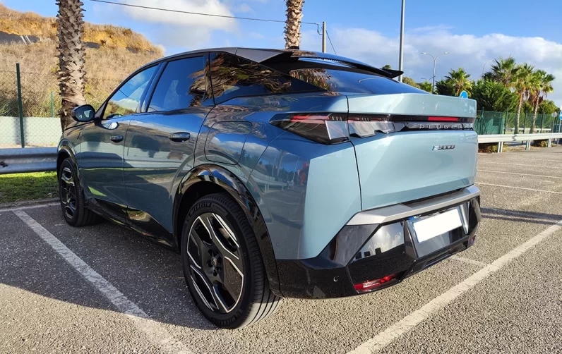 Peugeot E-3008 73 kWh GT