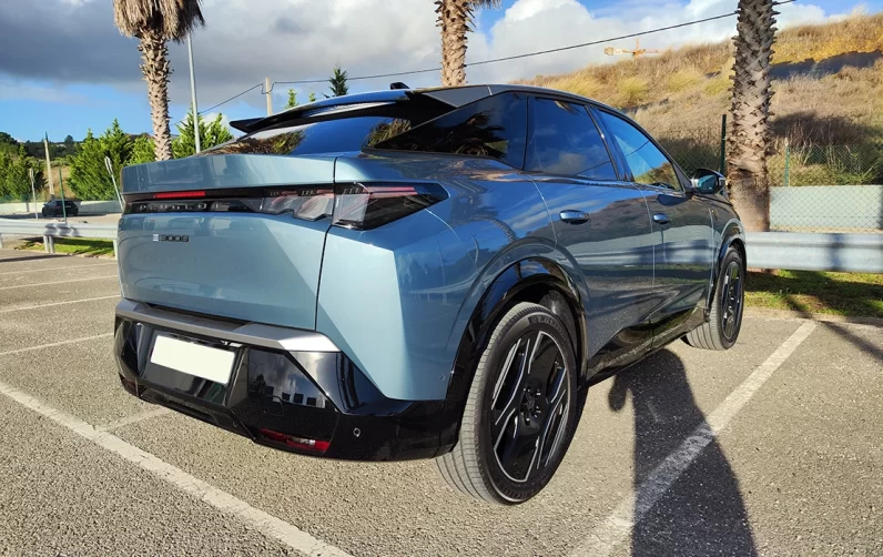 Peugeot E-3008 73 kWh GT