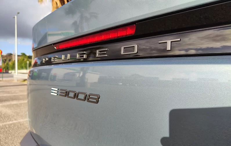Peugeot E-3008 73 kWh GT