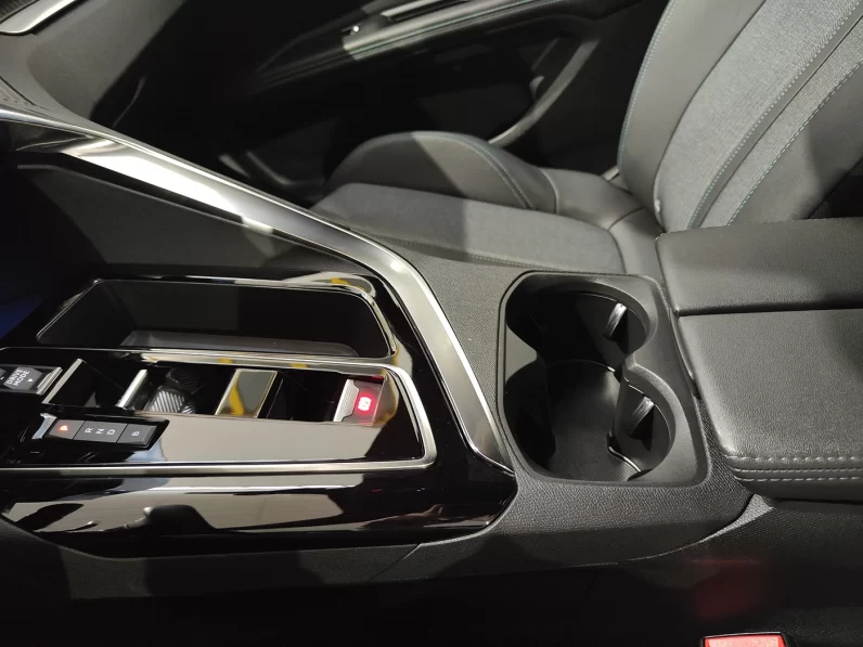 Peugeot 3008 1.6 Hybrid Allure Pack e-EAT8