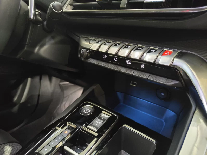 Peugeot 3008 1.6 Hybrid Allure Pack e-EAT8