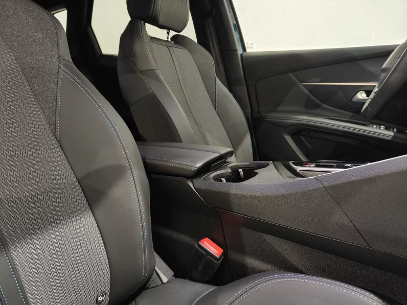 Peugeot 3008 1.6 Hybrid Allure Pack e-EAT8